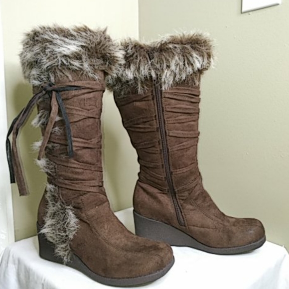 Groove Faux Suede Wedge Fashion Boots w/Fur Sz 9 - Picture 2 of 9